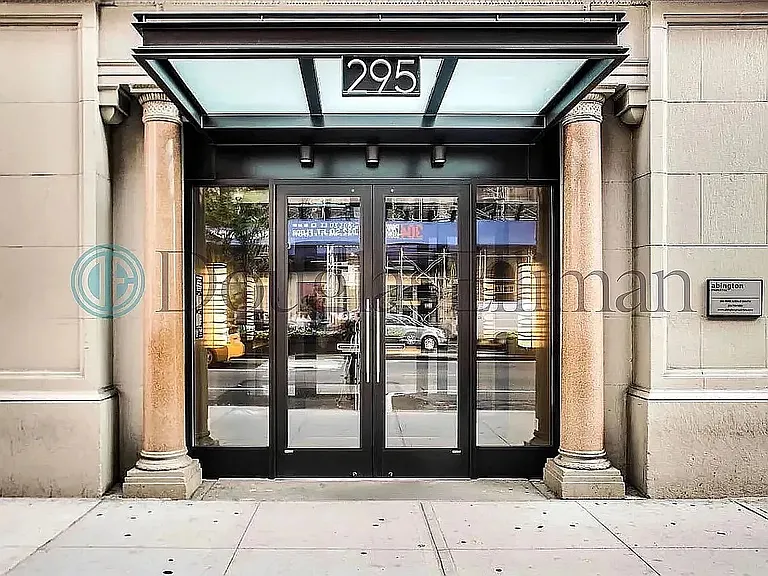 295 Park Ave S #7C — Photo 13