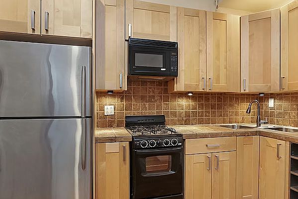 1st image of 170 W 74th St APT 501