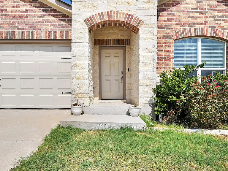1006 Fannin St — Photo 2