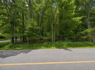 301 N Shore Dr, Albrightsville, PA 18210