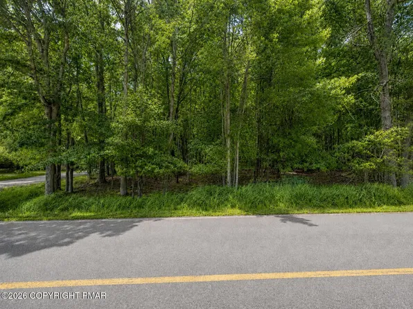 301 N Shore Dr, Albrightsville, PA 18210