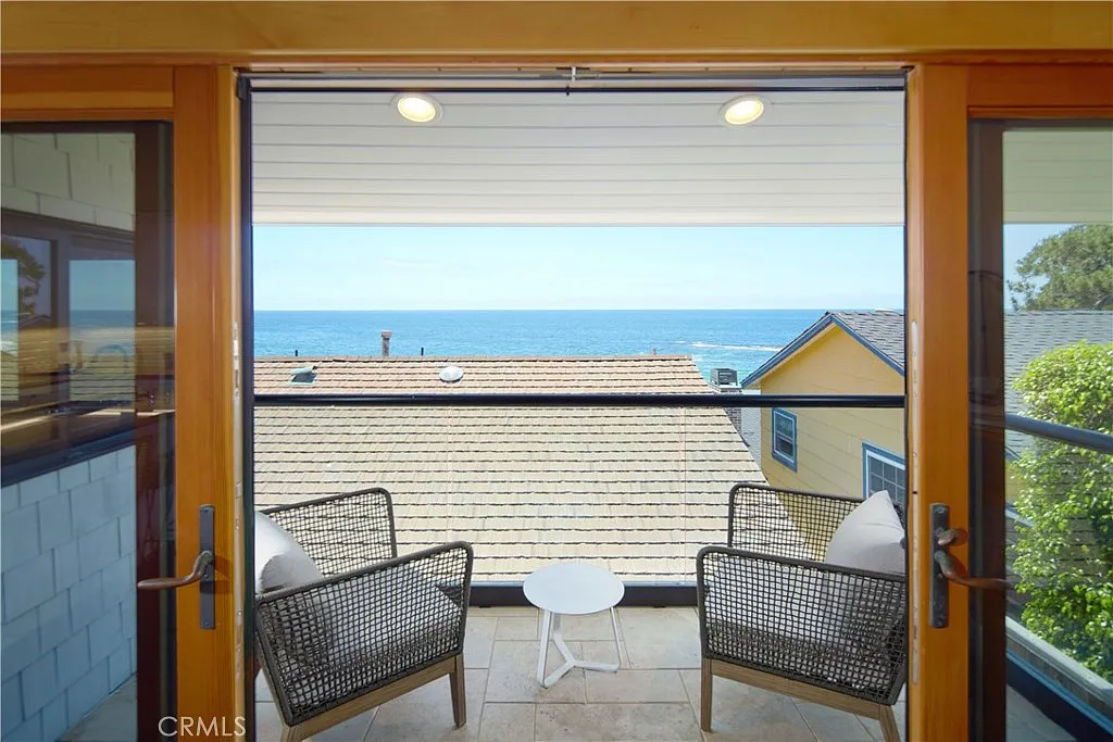2 bed, 1100 sqft, $8,000 — Photo 1