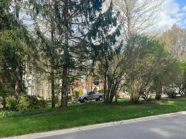 880 Nicole Cir, Okemos, MI 48864