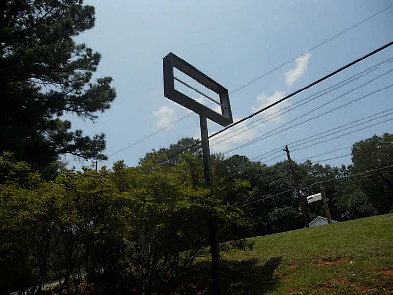 3 bed, 1.0 bath, 1200 sqft, $895 — Photo 3