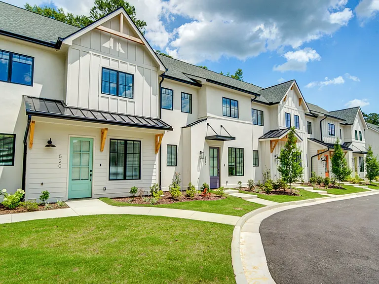 Cedar Walk Townhomes — Photo 13