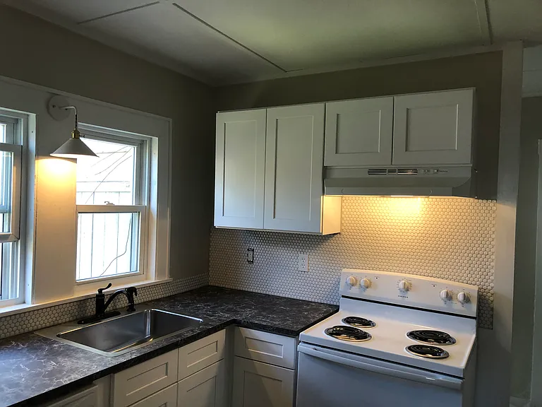 995 Western Ave — Photo 4