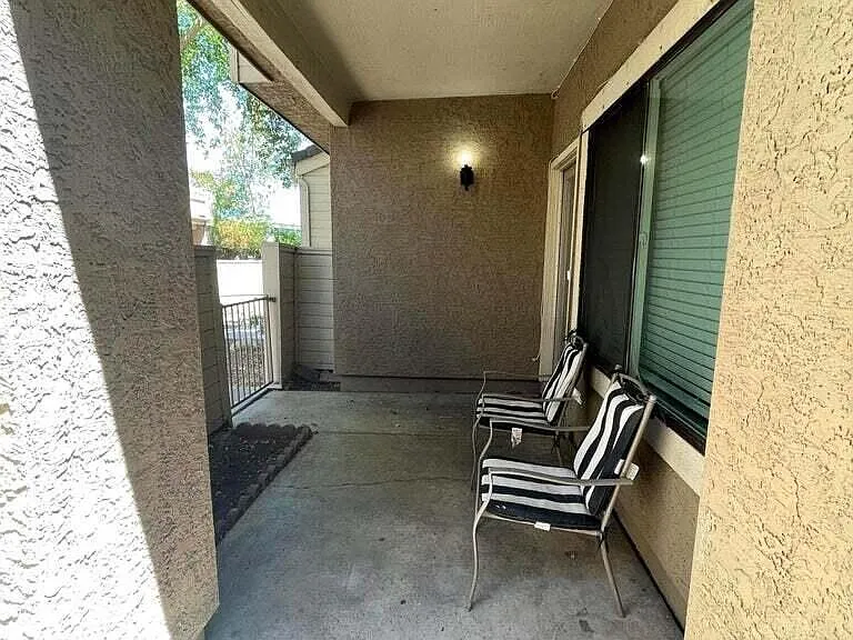 2035 S Elm St #117 — Photo 3