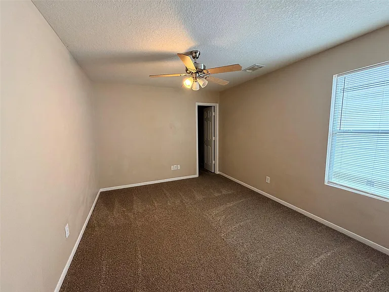 15423 Fir Woods Ln — Photo 36