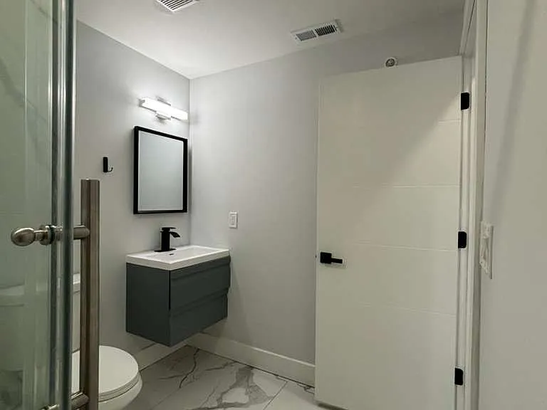 2439 N Marshall St #3 — Photo 9