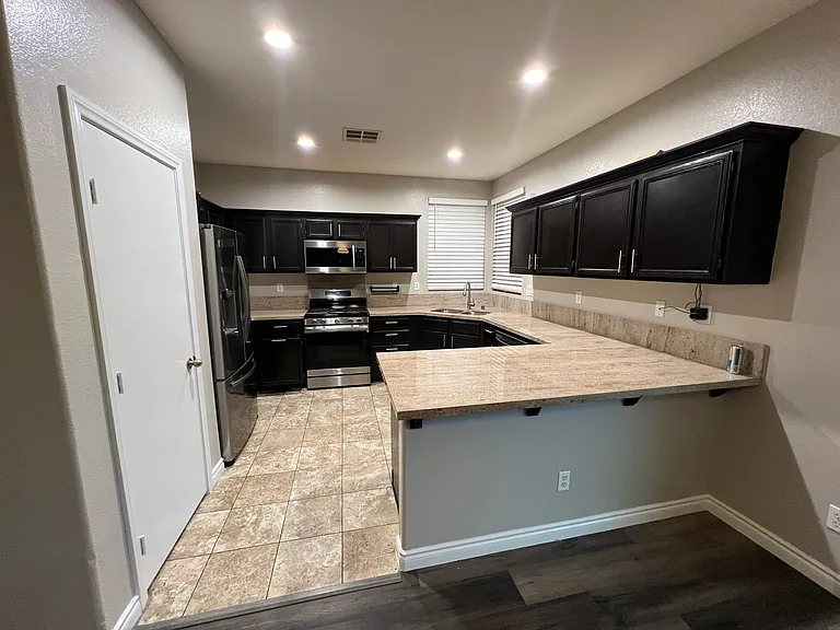 1834 Shining Elm Ct — Photo 4