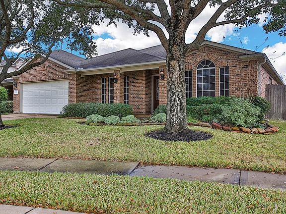 3rd image of 2106 Banfield Ct