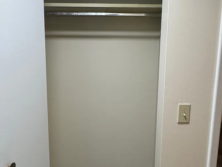 7834 Lake Shore Blvd #3 — Photo 8
