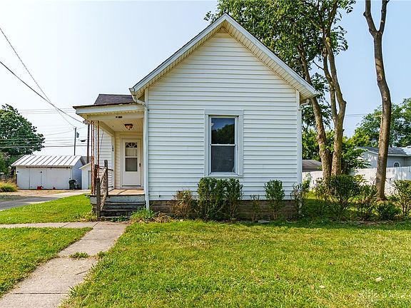 2nd image of 104 W Dayton Dr