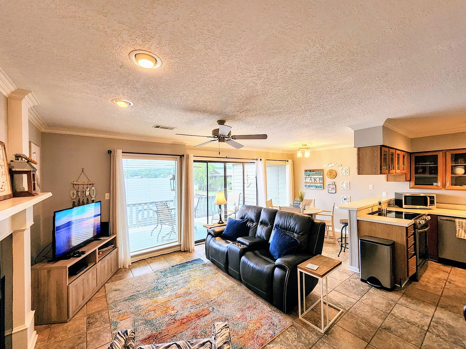 1 bed, 748 sqft, $1,900 — Photo 2