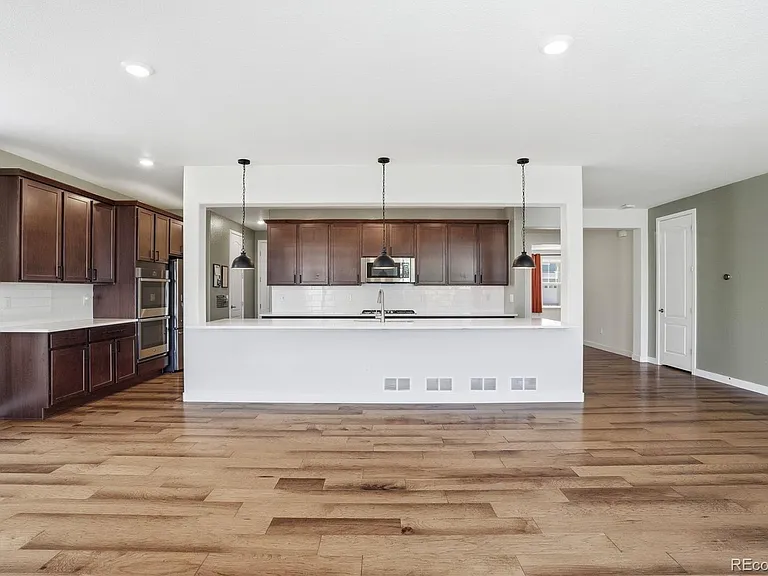 901 Sandstone Cir — Photo 8