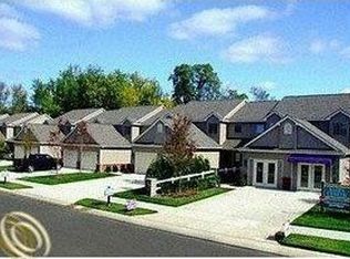 26 Millstone Ct, Waterford, MI 48328