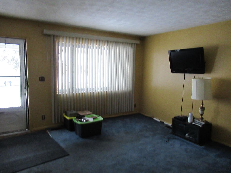 2nd image of 823 Montgomery Ave