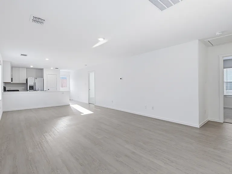3145 Campeiro Ave — Photo 3