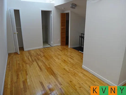 Rented by KVNY Soho | media 29