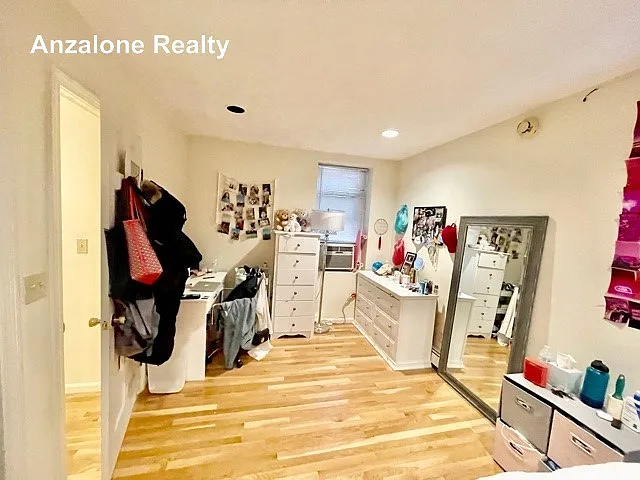 14 1/2 Hull St #5 — Photo 7