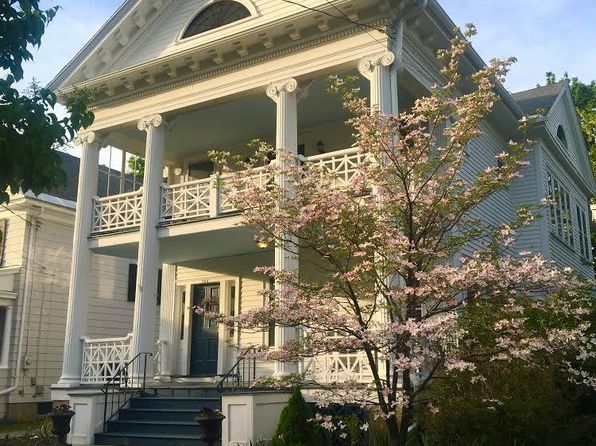 544 Providence St #1