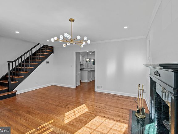 5th image of 327 Stratford Rd