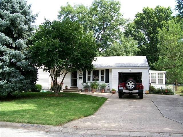 1st image of 16208 E 31st Ter S