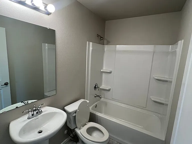 9709 Trenton Ave — Photo 7