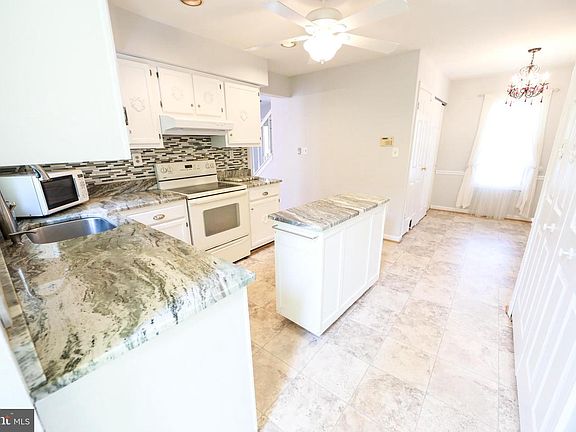 5th image of 504 Central Ave