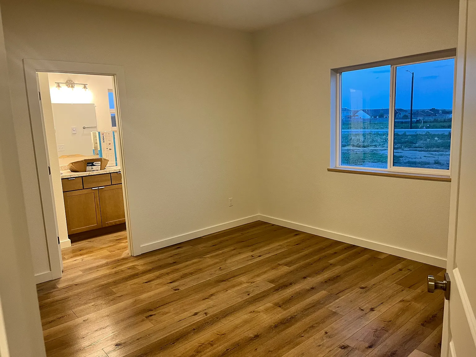 3 bed, 1100 sqft, $1,600 — Photo 4