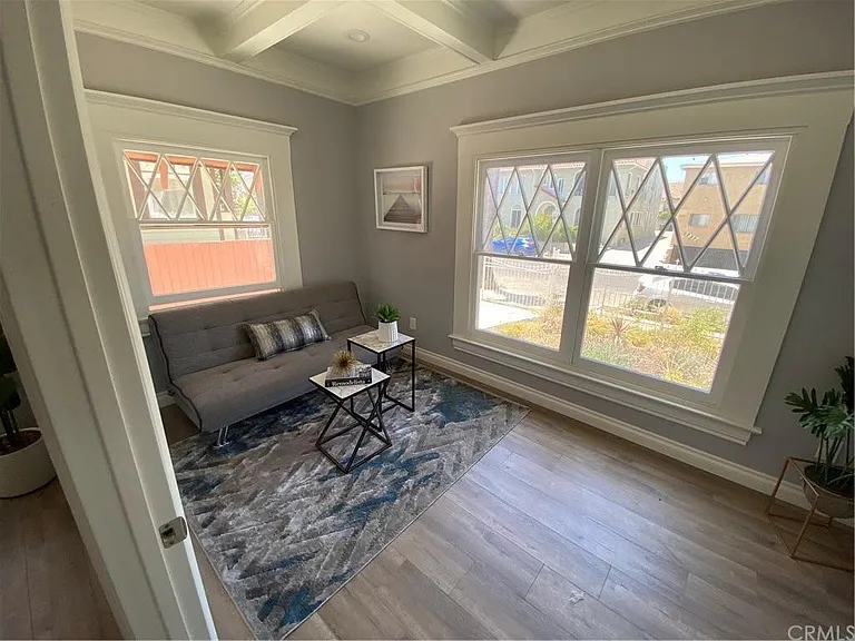1818 S Harvard Blvd — Photo 3
