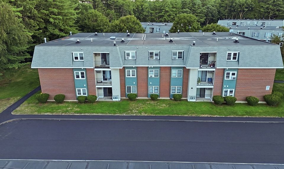 1st image of 5 New Haven Dr #204