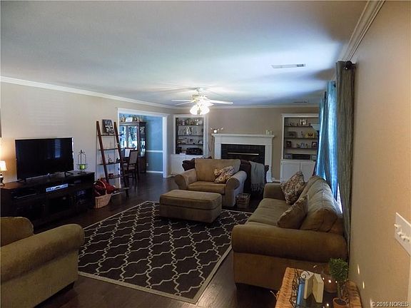 3rd image of 2606 Westwood Dr