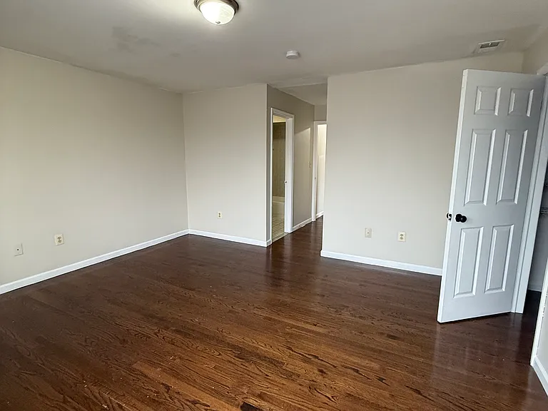 905 Olive St #1 — Photo 7