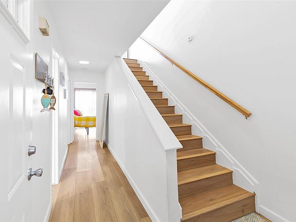 5th image of 35 Regency Point