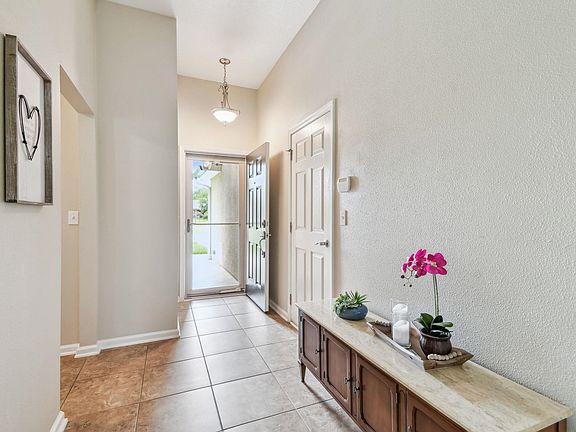 5th image of 104 Twin Lakes Dr