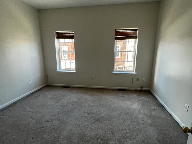 1805 Daly St — Photo 24