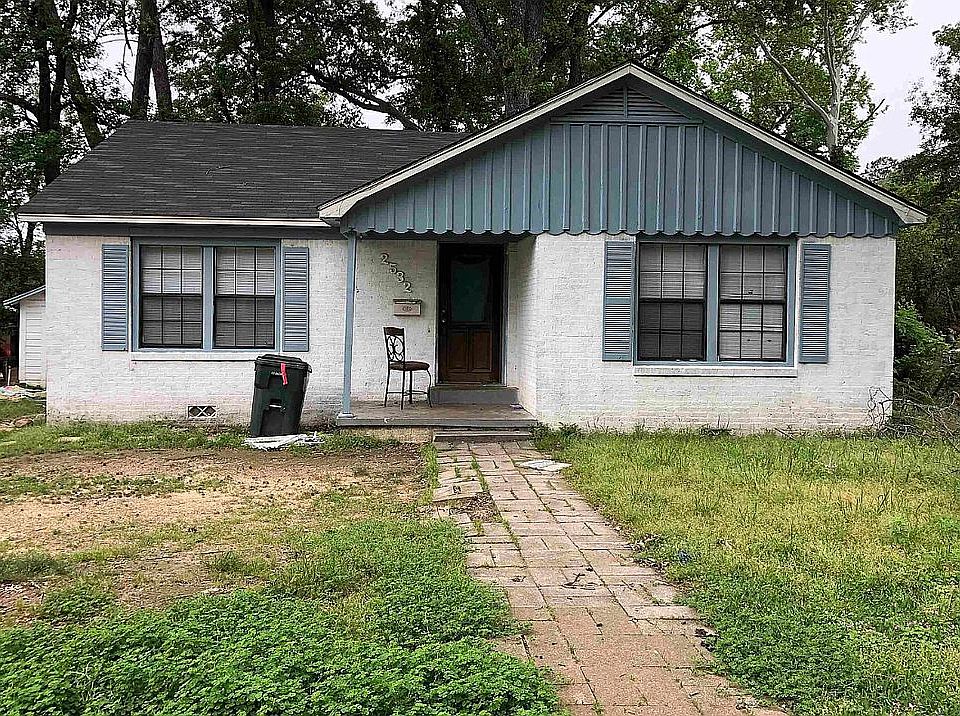 1st image of 2532 S Robertson Ave
