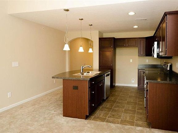2nd image of 551 Heritage Sq #20303