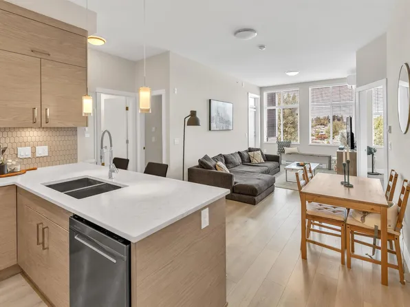 2120 Gladwin Rd #408, Abbotsford, BC V2S 0L7