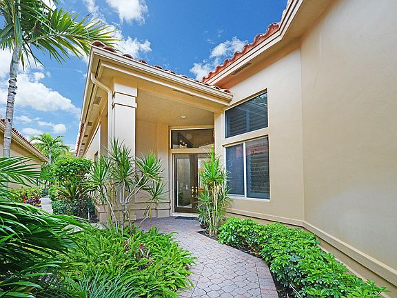 Home For Sale In Boca Grove