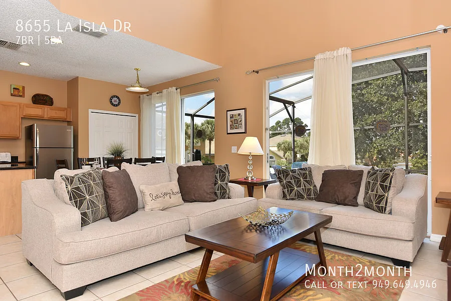 Building Photo - 8655 La Isla Dr