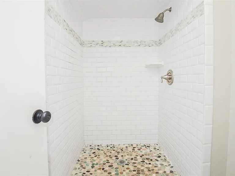 22118 Fincastle Dr — Photo 25