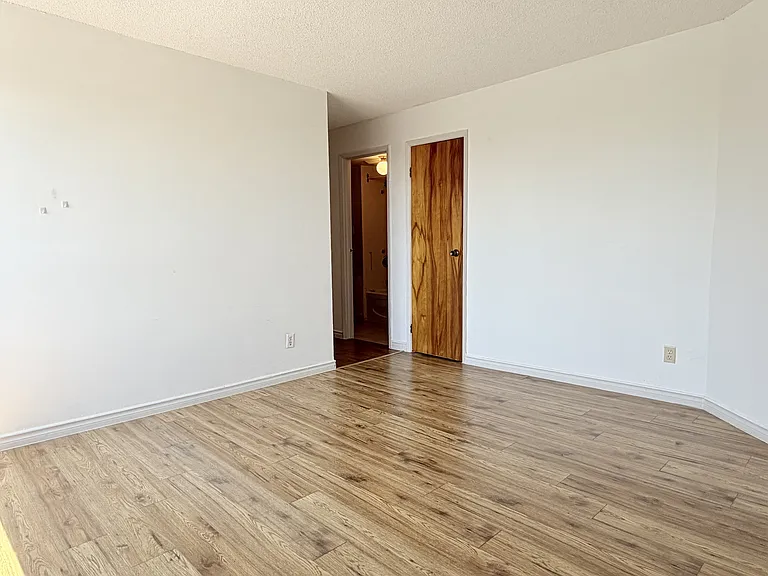 10 Pearl St W #204 — Photo 9