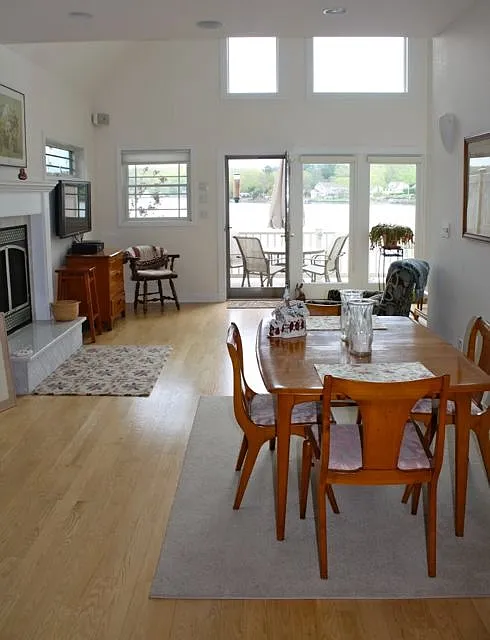 3 bed, 2.5 bath, 2576 sqft, $4,500 — Photo 2