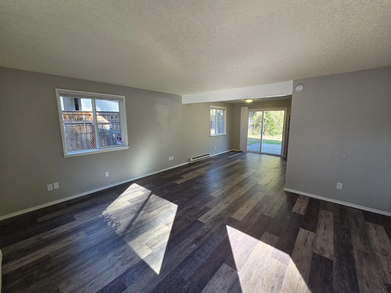 2 bed, 988 sqft, $1,700 — Photo 2