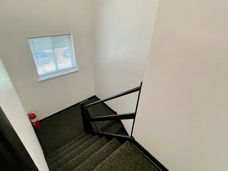 9405 Kirkwood Rd — Photo 11