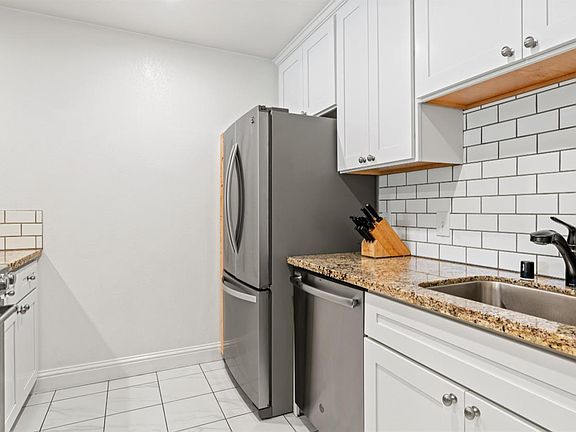 5th image of 1453 Neotomas Avenue #202