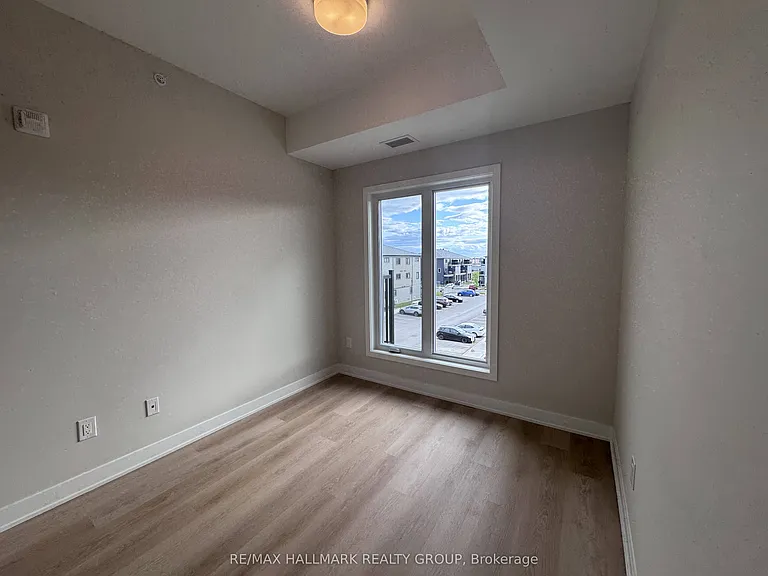 2370 Tenth Line Rd #302 — Photo 23