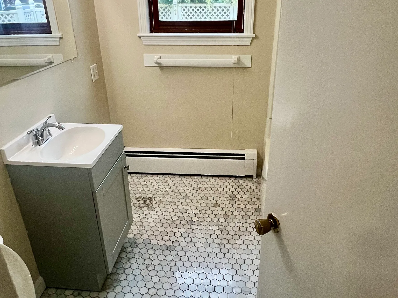 2 bed, 2858 sqft, $2,000 — Photo 2